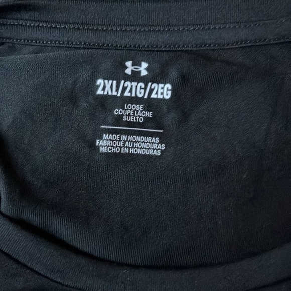 🆕 Men’s Under Armour Camo Logo Short Sleeve Tee Black Size 2XL - Picture 5 of 6